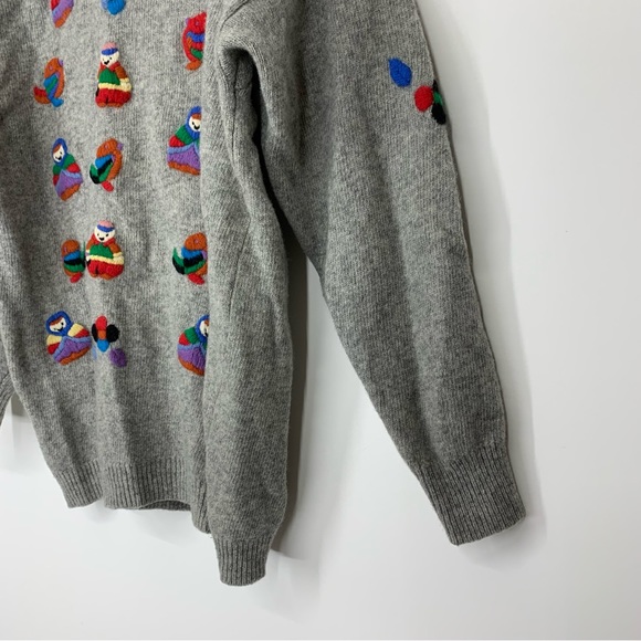 Joye + Fun Vintage 90’s Raised Embroidered People Wool Gray Mock Neck Sweater - Picture 7 of 16